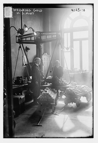 Illustration for article titled Gold Mining
